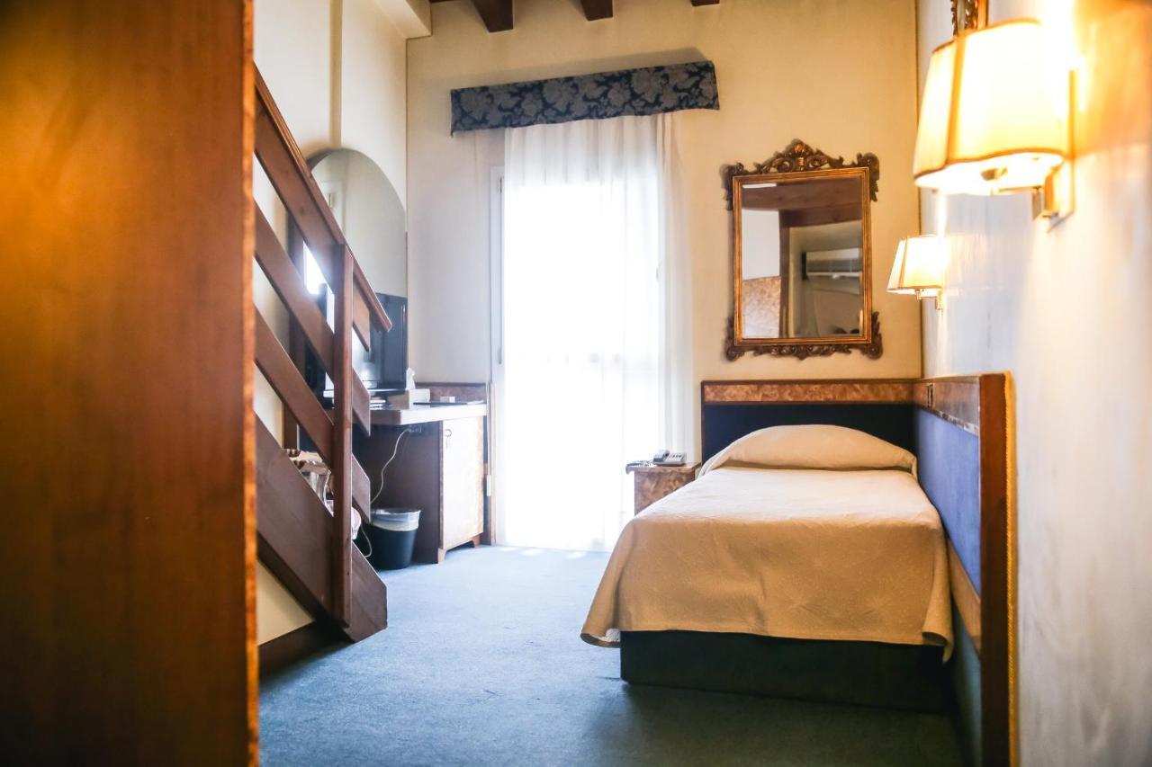 Hotel Villa Pigalle Tezze sul Brenta Exteriér fotografie